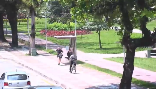 Ladrão rouba celular em orla da praia de Santos e é detido pela GCM; Veja o vídeo