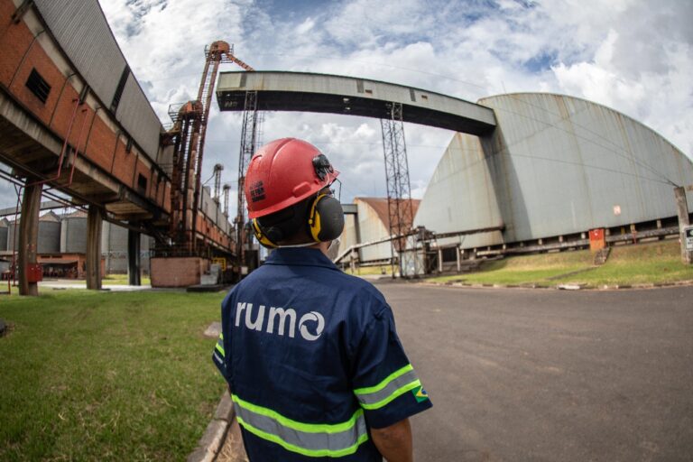 OPORTUNIDADE! Rumo, maior operadora ferroviária do Brasil, abre inscrições para programa de trainee