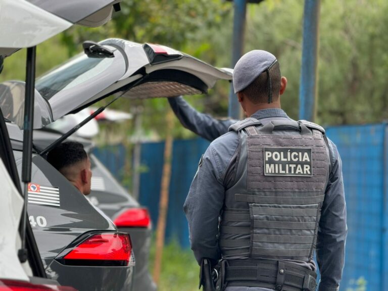 PM de SP prende irmãos que armazenavam drogas na casa da avó