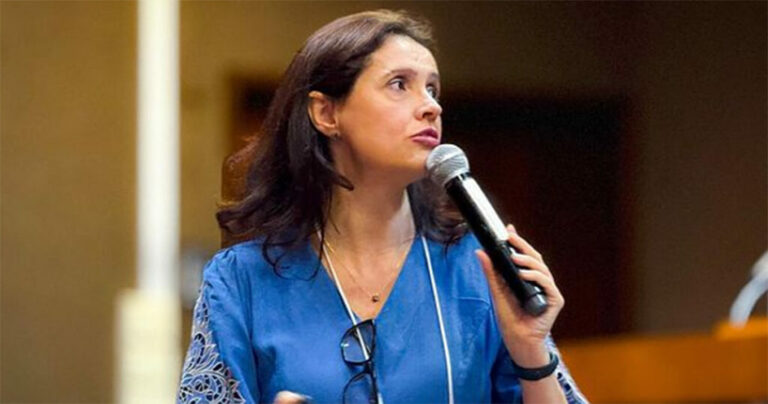 Professora da USP de Ribeirão Preto é a primeira latino-americana em comitê internacional de fisioterapia