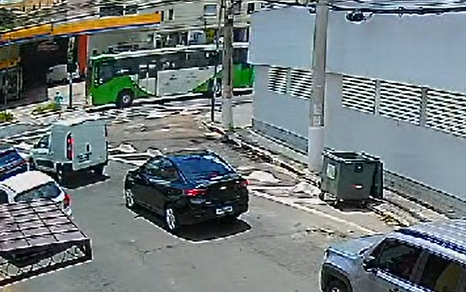 ATUALIZA ATROPELA ANCHIETA VÍDEO: Câmera flagra atropelamento no centro de Campinas