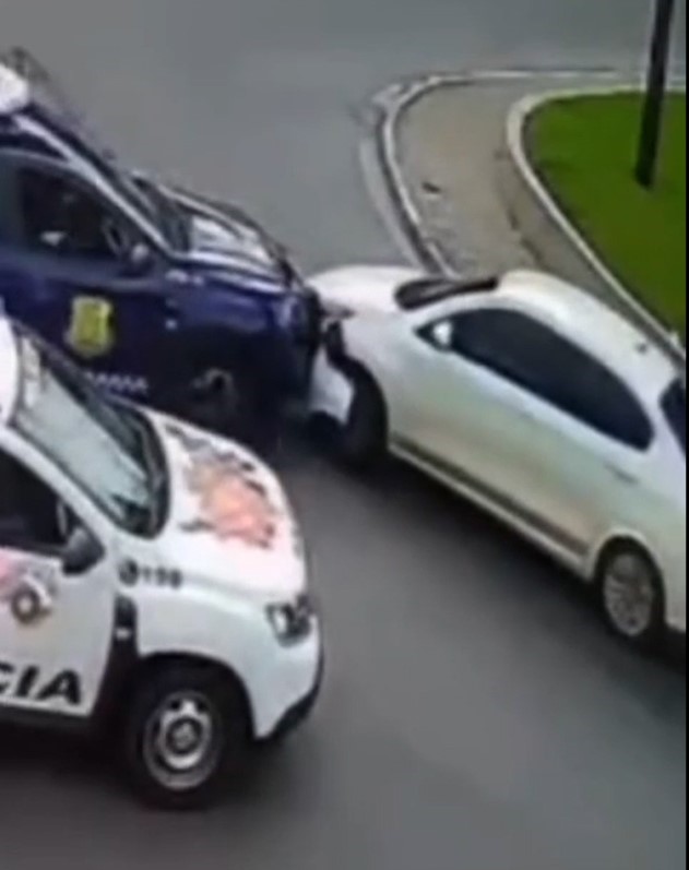 Suspeitos de furto são presos após 40km de perseguição