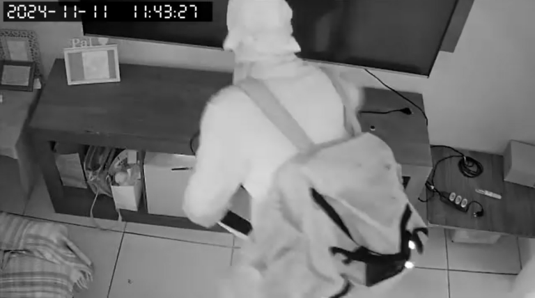 Homem invade residência e furta videogame em Sumaré