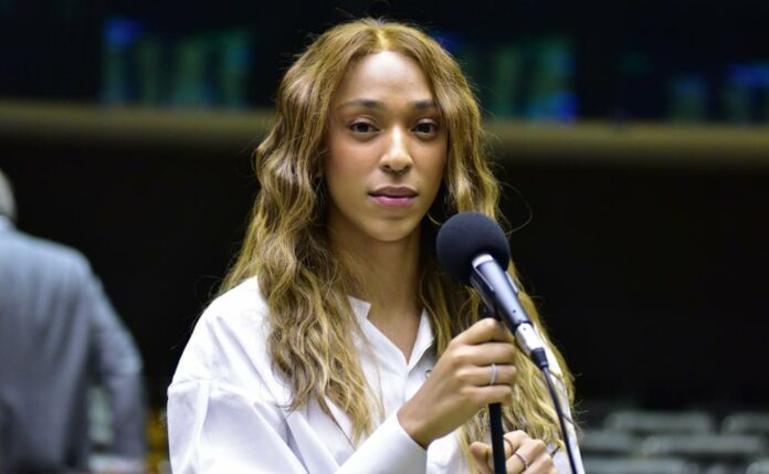 Erika_Zeca-Ribeiro-CD