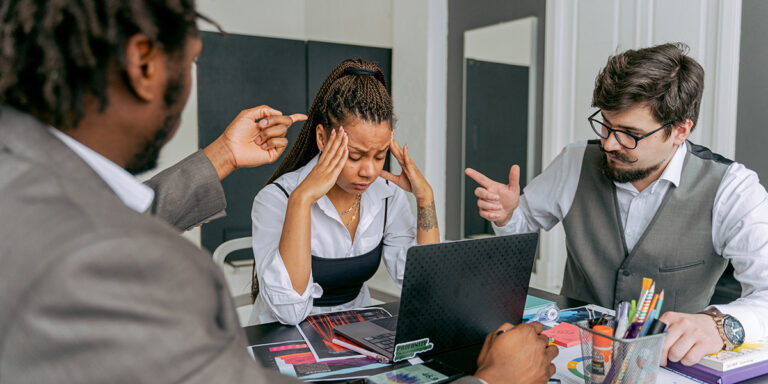 Carga de trabalho no Brasil é maior que no Japão, na Coreia do Sul e nos Estados Unidos
