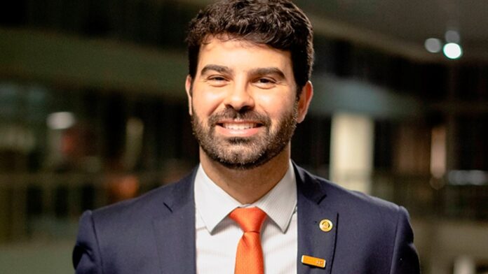 Sérgio Victor (NOVO), prefeito eleito de Taubaté, anuncia primeiros nomes da sua equipe de transição Sérgio Victor (NOVO), prefeito eleito de Taubaté, anuncia primeiros nomes da sua equipe de transição