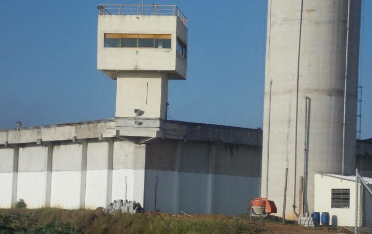 Preso é recapturado após escalar alambrado e fugir da Penitenciária 2 de Potim