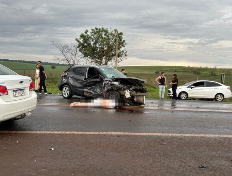 Homem é socorrido em estado grave após colisão frontal envolvendo dois carros; acidente aconteceu entre Ribeirão e Dumont