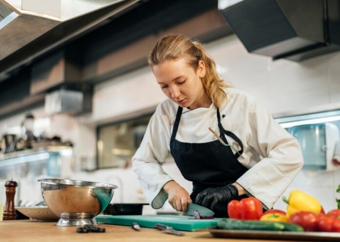 Sinhores abre 150 vagas para cursos gratuitos de qualificação profissional em Taubaté; saiba como se inscrever