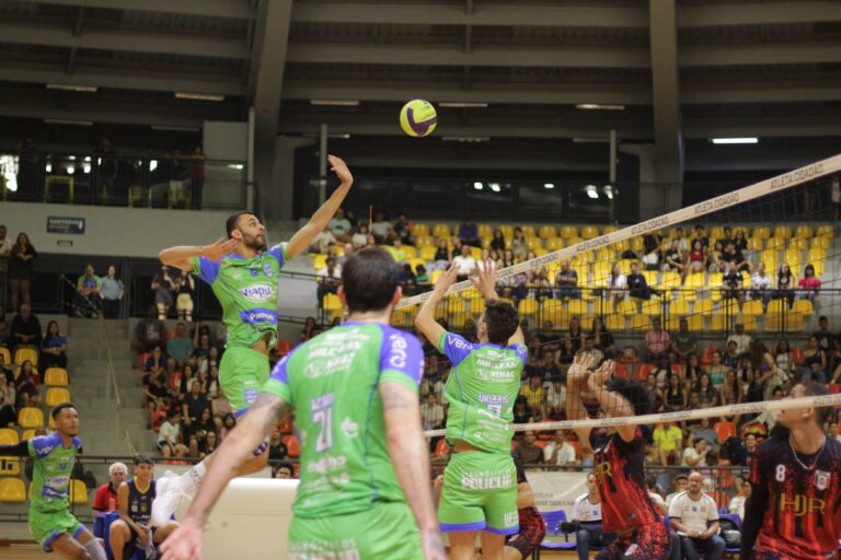 Superliga de Vôlei: São José inicia venda de ingressos para jogo contra o Praia Clube