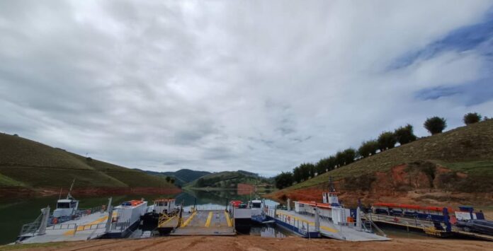 Governo entrega balsas reformadas para represa entre Paraibuna e Natividade da Serra