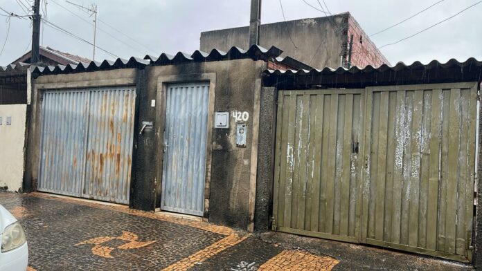 Mãe encontra filho morto no sofá em Santa Bárbara D'Oeste Mãe encontra filho morto no sofá em Santa Bárbara D'Oeste