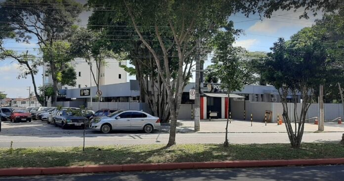 Jovem é morto com uso de arma de choque em ação policial em São José