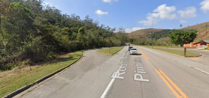Acidentes interditam Floriano em Pindamonhangaba e Santo Antônio do Pinhal nesta sexta-feira (8) Acidentes interditam Floriano em Pindamonhangaba e Santo Antônio do Pinhal nesta sexta-feira (8)