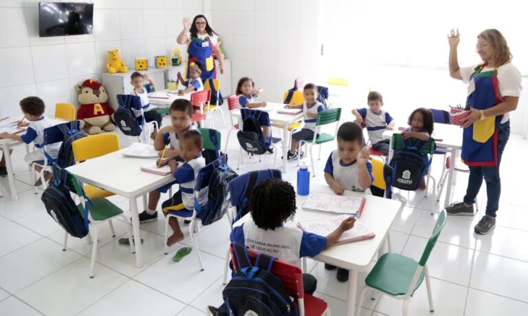 Duas em cada cinco crianças vulneráveis estão matriculadas em creches; 2.6 milhões ainda estão fora da educação