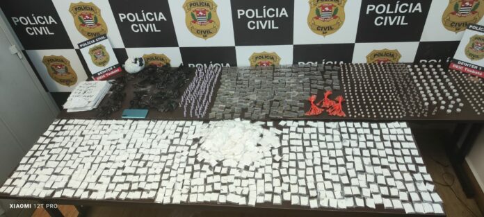 Polícia Civil apreende mais de 1,9 mil porções de droga em Pindamonhangaba