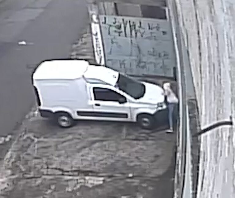 Câmeras flagram: homem faz ligação direta e furta fiorino