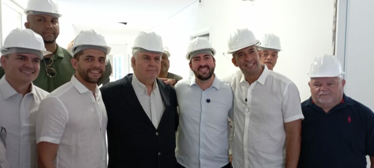 Paulo Alexandre Barbosa, Caio França e Kayo Amado visitam Complexo Materno Infantil de São Vicente