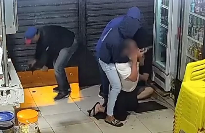 Família de comerciantes é brutalmente agredida durante assalto em Santos; VÍDEO