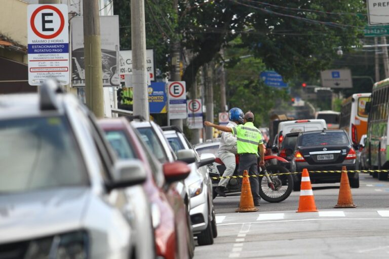 Obras interditam avenida no Centro de São José nesta sexta-feira (15)