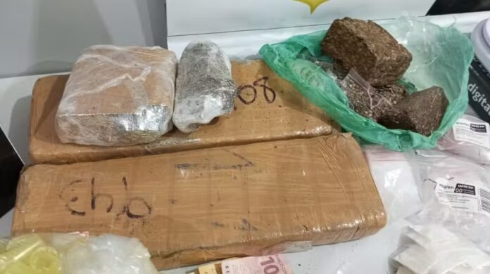 Homem é preso com mais de 600 porções de drogas em Lorena