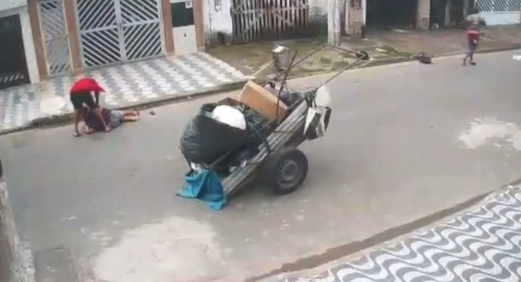 Motociclista que atropelou idosa e fugiu sem prestar socorro em Praia Grande é localizado após 1 ano;VÍDEO