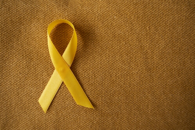 Novembro Dourado destaca a conscientização ao combate de câncer infantojuvenil