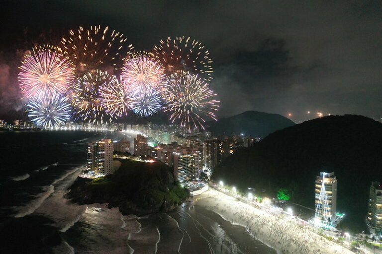 Guarujá terá 20 minutos de queima de fogos em três pontos da cidade