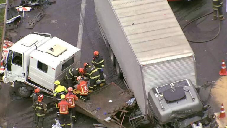 Trabalhadores que morreram em acidente na Bandeirantes são sepultados