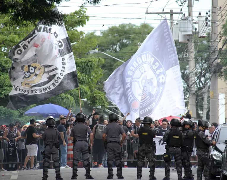 Justiça suspende reunião para votação de impeachment do presidente Augusto Melo