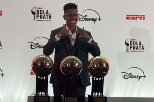 Botafogo domina seleção do Bola de Prata 2024, e Estêvão faz dobradinha