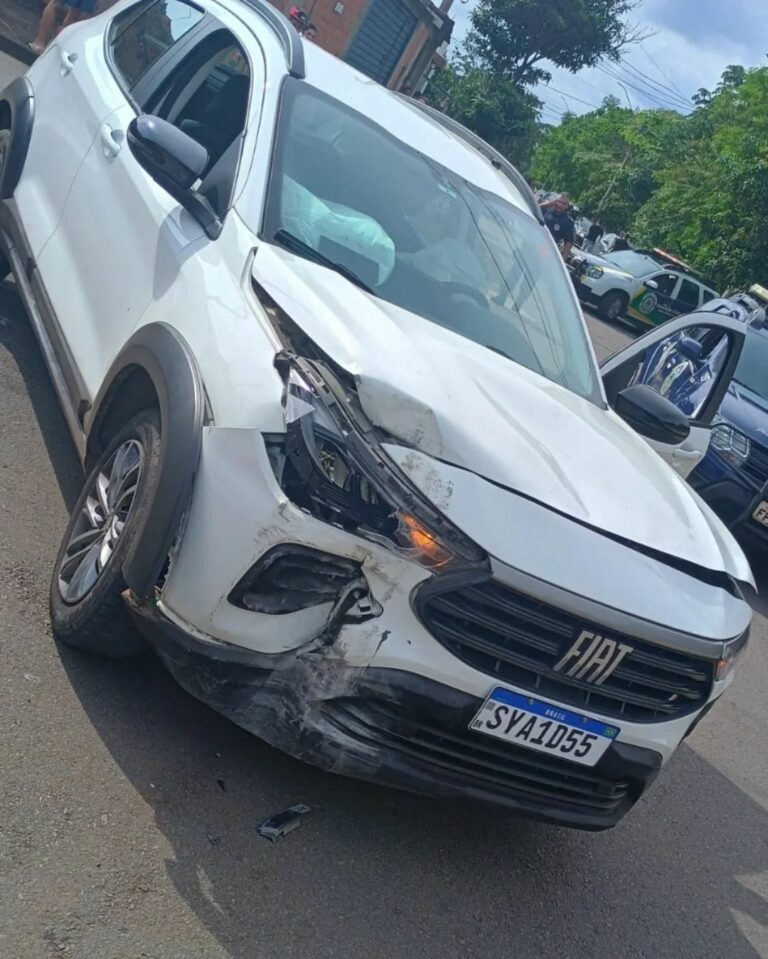 Homem é pego com carro furtado, foge e ateia fogo si mesmo