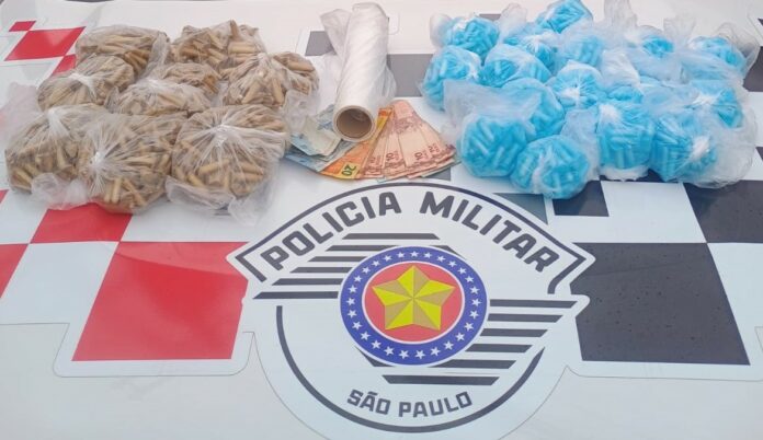 Homem é preso com mais de 1,4 mil pinos de cocaína em Jacareí