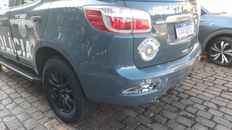 Motorista em suposto estado de embriaguez é detido ao colidir contra viatura do BAEP
