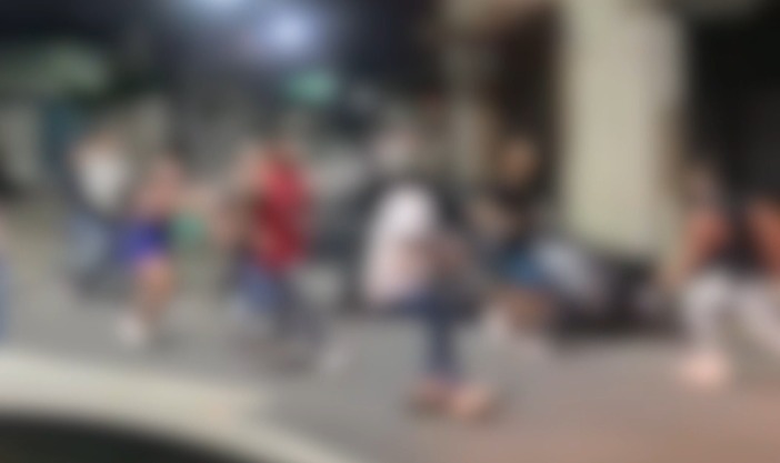 VÍDEO: Homem fica ferido após ser espancado em saída de casa noturna de São José