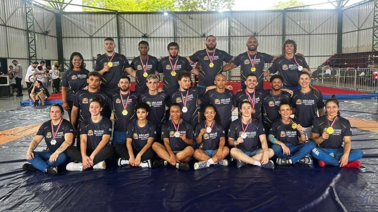 Equipe masculina de Wrestling de São José dos Campos é campeã nos Jogos Abertos