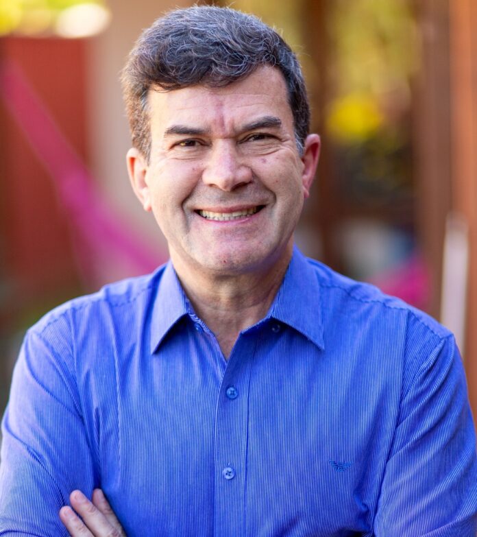 Sérgio Victor (Novo) anuncia promotor de Justiça aposentado como secretário de Governo para 2025