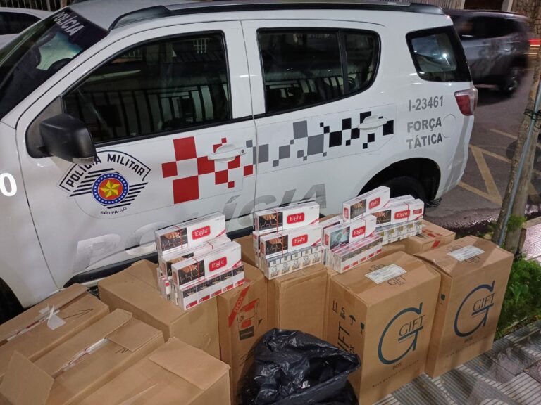 Dupla é presa por contrabando de cigarros em Cruzeiro