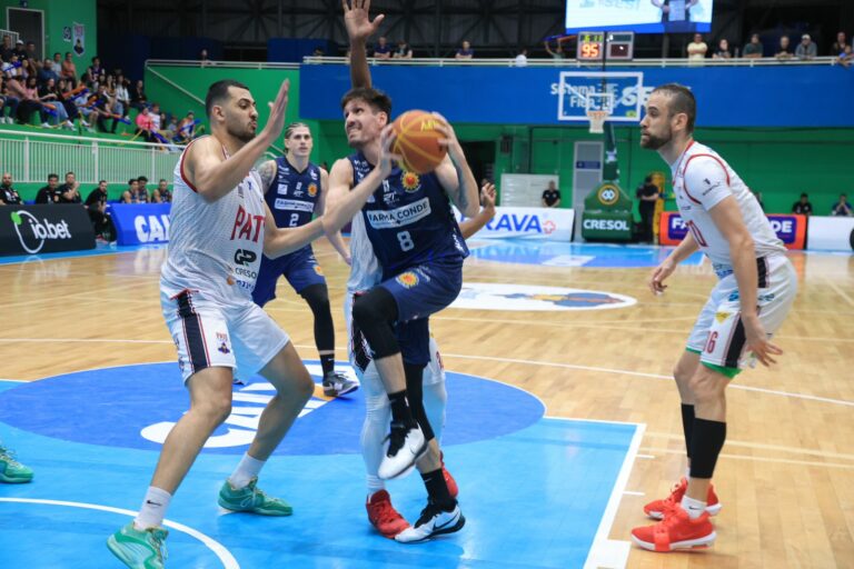 São José Basketball perde para o Pato e cai na tabela do NBB