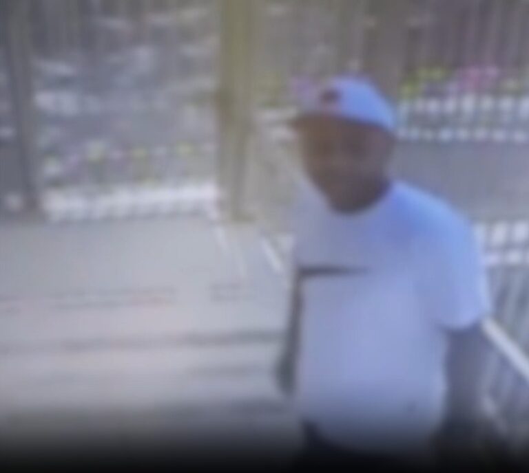 VÍDEO: Homem invade apartamento e furta R$ 525 no Centro de São José