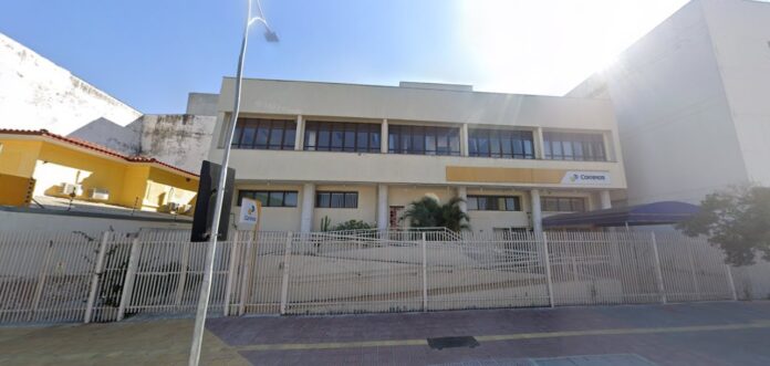 Jovem é apreendido após comprar R$ 1 mil em notas falsas para ostentar em São José dos Campos Jovem é apreendido após comprar R$ 1 mil em notas falsas para ostentar em São José dos Campos