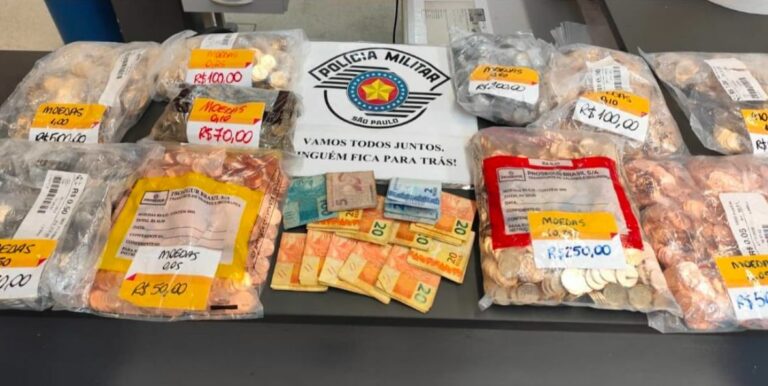 Trio rouba mais de 5 mil reais de farmácia, e um suspeito é preso com parte do dinheiro roubado