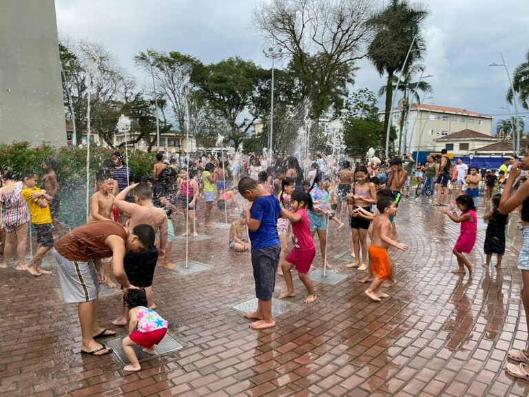 CUBATÃO: Praça Independência ganha fonte interativa com show gratuito de ‘Patati Patatá’