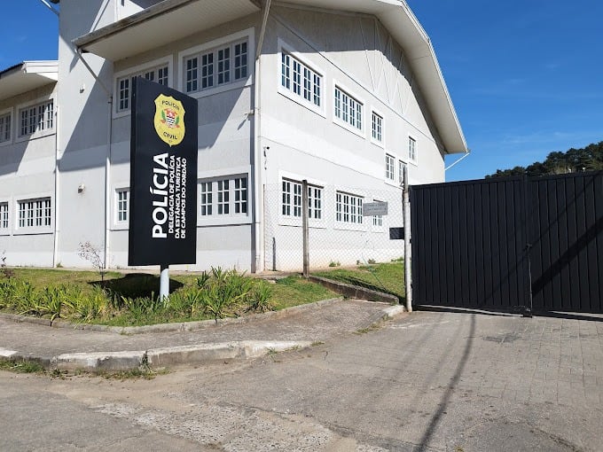 Homem é agredido pelo ex-companheiro da namorada em Campos do Jordão