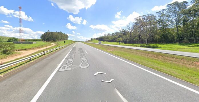 Idoso morre atropelado na Rodovia Carvalho Pinto, em Caçapava