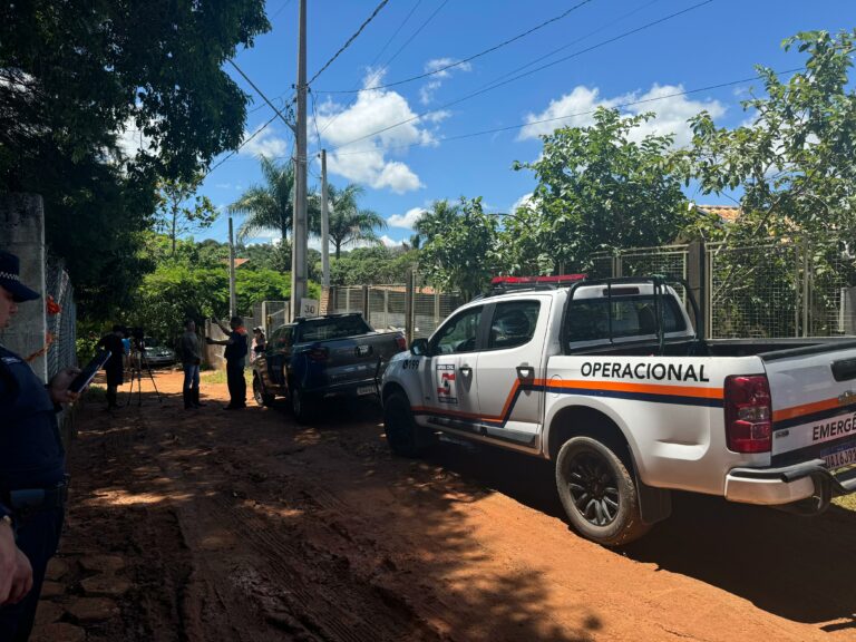 Defesa Civil interdita duas casas vizinhas ao imóvel onde três pessoas morreram soterradas em Taubaté