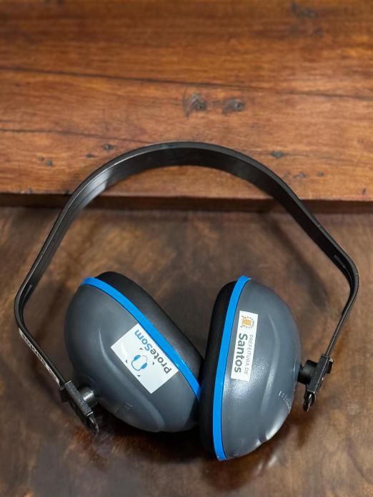 Abafadores de ruído ajudam pessoas com autismo a curtir o Carnaval em Santos