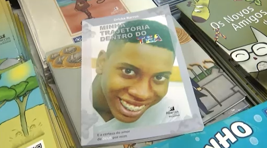 Jovem faz palestra sobre “O Transtorno do Espectro Autista, a Família e a trajetória de um autor autista”