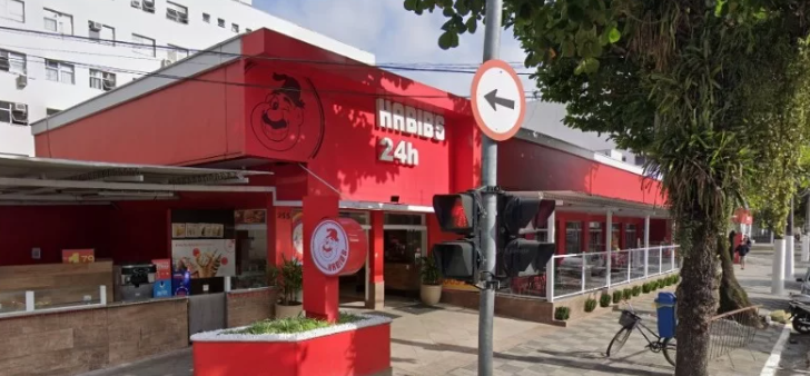 Funcionária é abusada sexualmente dentro de banheiro por supervisor de restaurante em Guarujá
