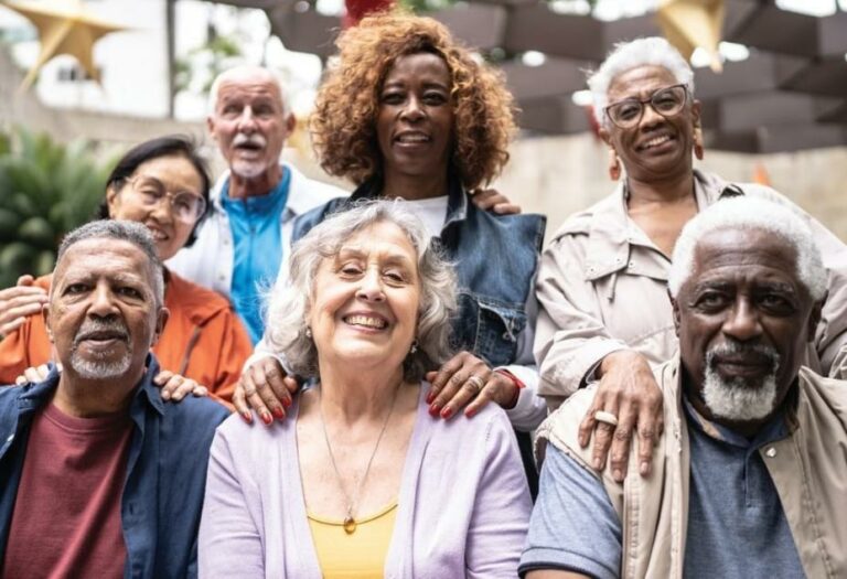 Santos inicia pesquisa sobre condições de vida de idosos na cidade; Entenda